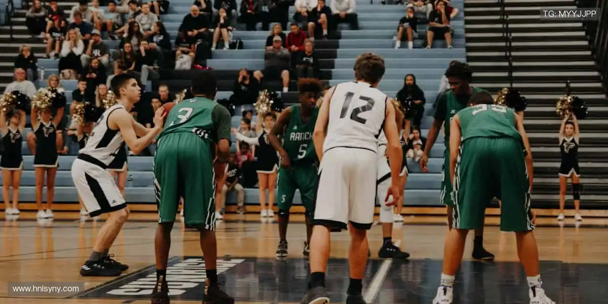 🎮潮流周边，让热爱从赛场延伸到生活！🌟